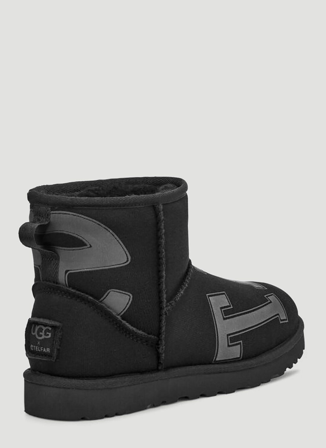 Ugg top rubber logo