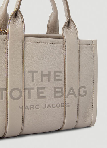 Marc Jacobs 디보싱 미니 토트 백 그레이 mcj0247053