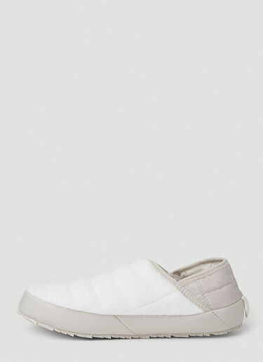 The North Face Mountain Essentials Thermoball V Traction Winter Mules White tnf0250057