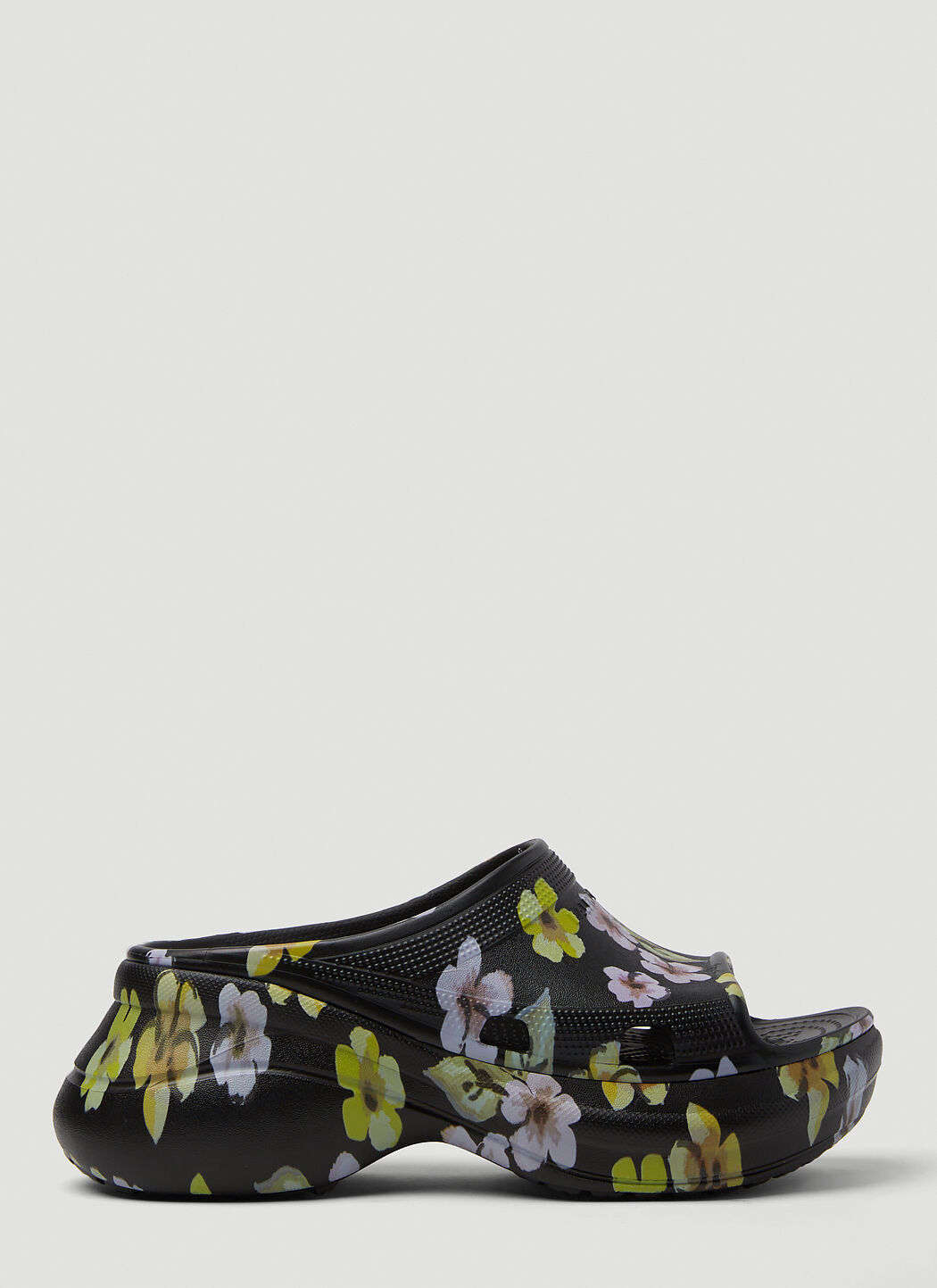 Crocs flowers 2025