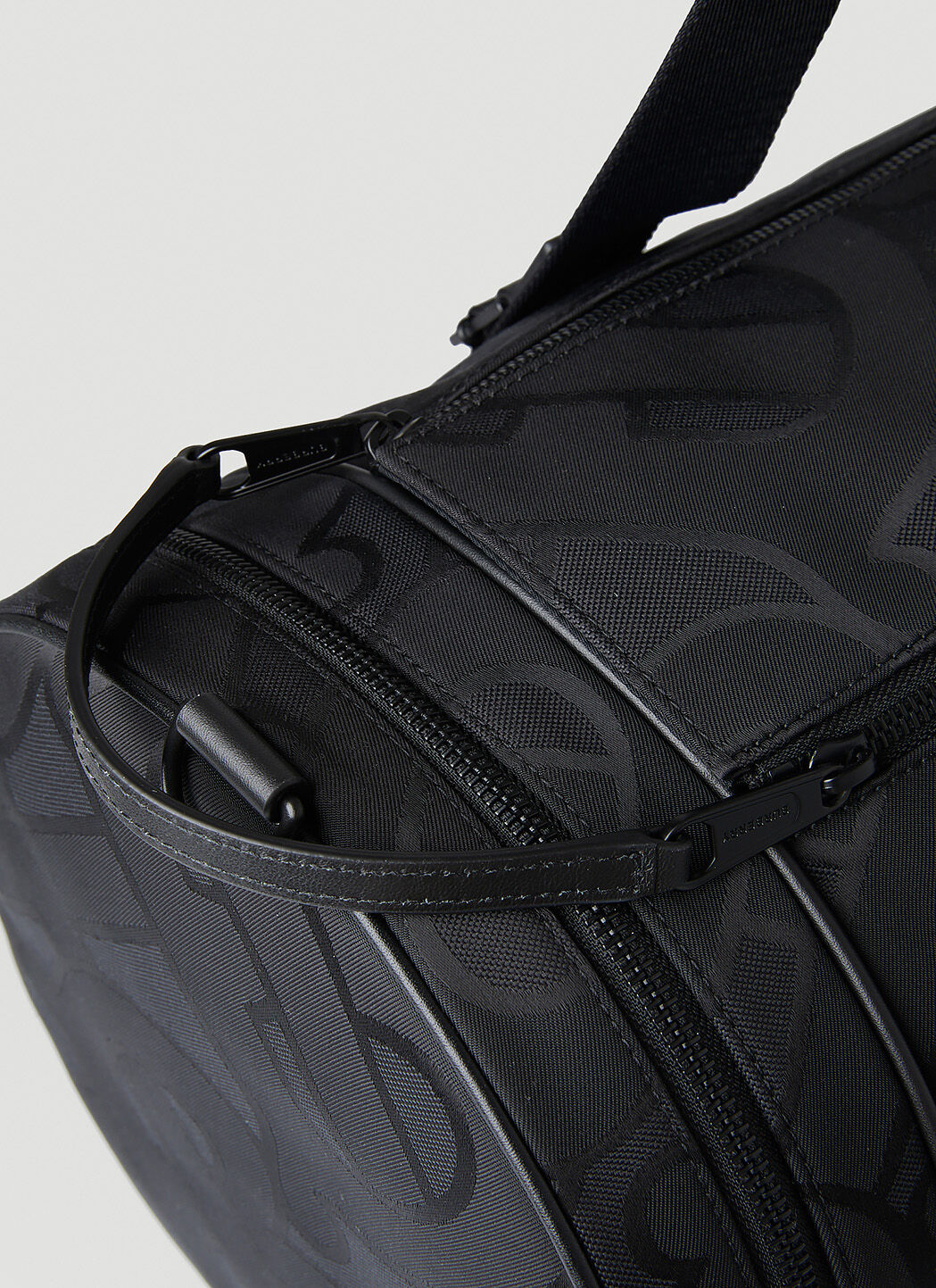 Burberry gym bag 2025