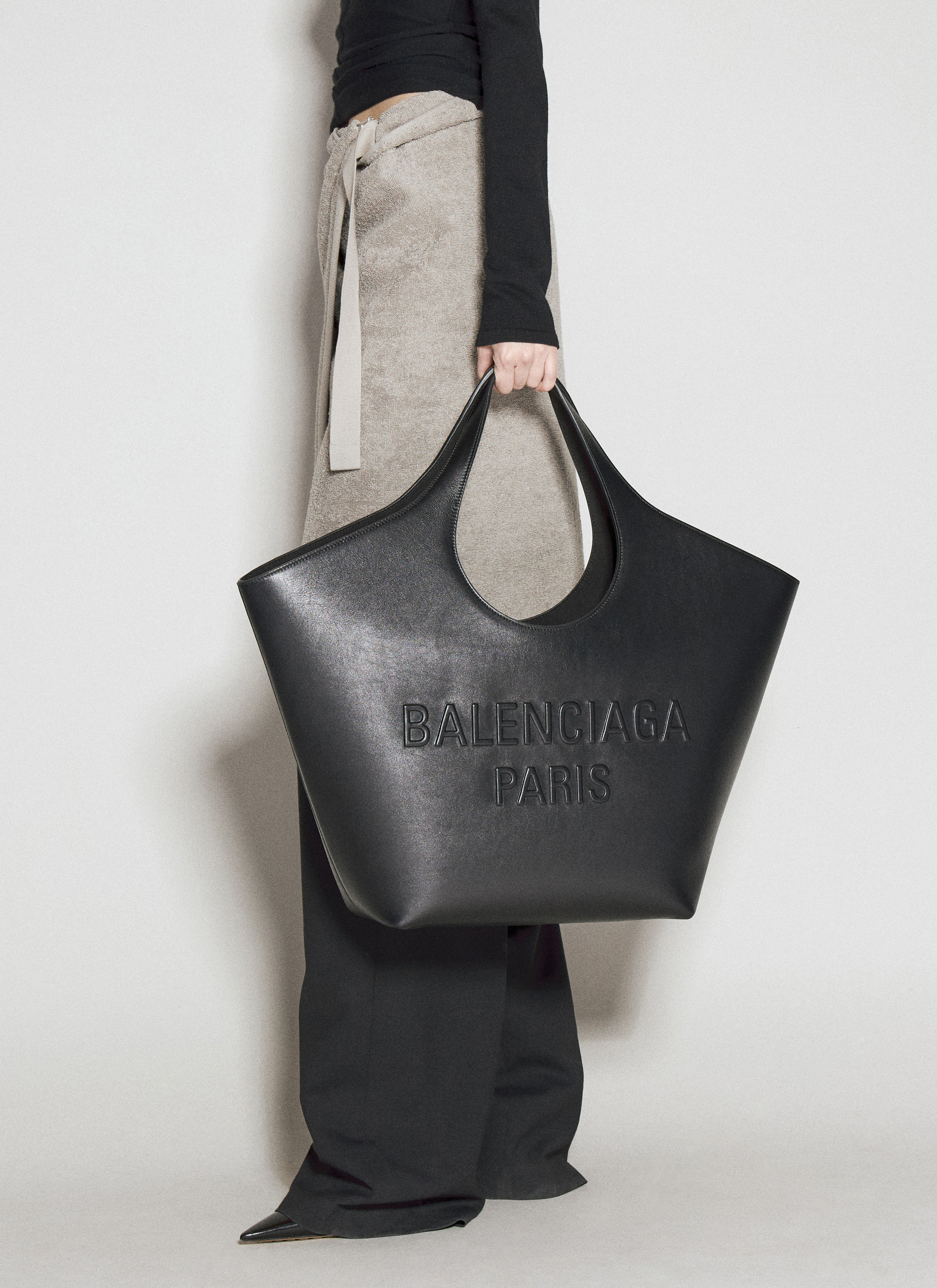 Black balenciaga tote sales