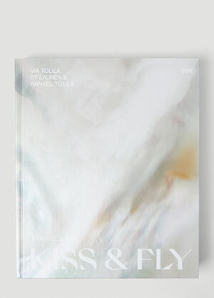 Sneeze Magazine Kiss & Fly by Via Tolila, Lauren and Annalel Tolila White snm0552001
