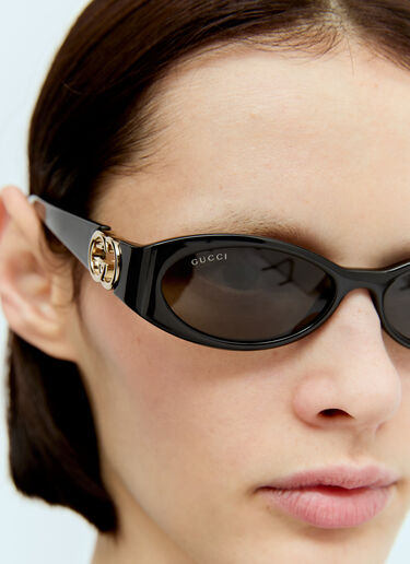Gucci Oval Frame Sunglasses Black gus0256010