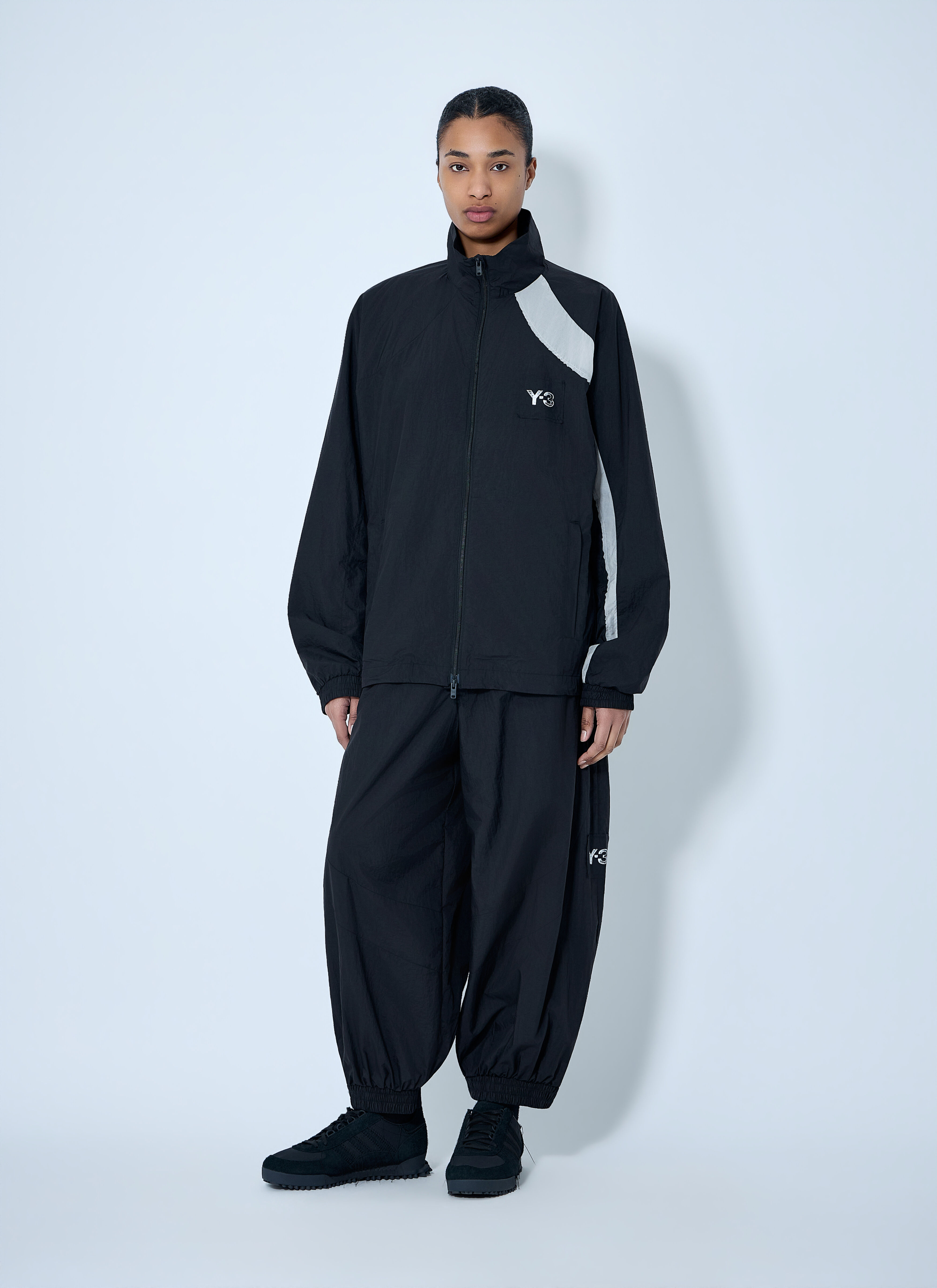 Y-3 レディース 生地端が切りっぱなしの3ストライプ ナイロンシェル