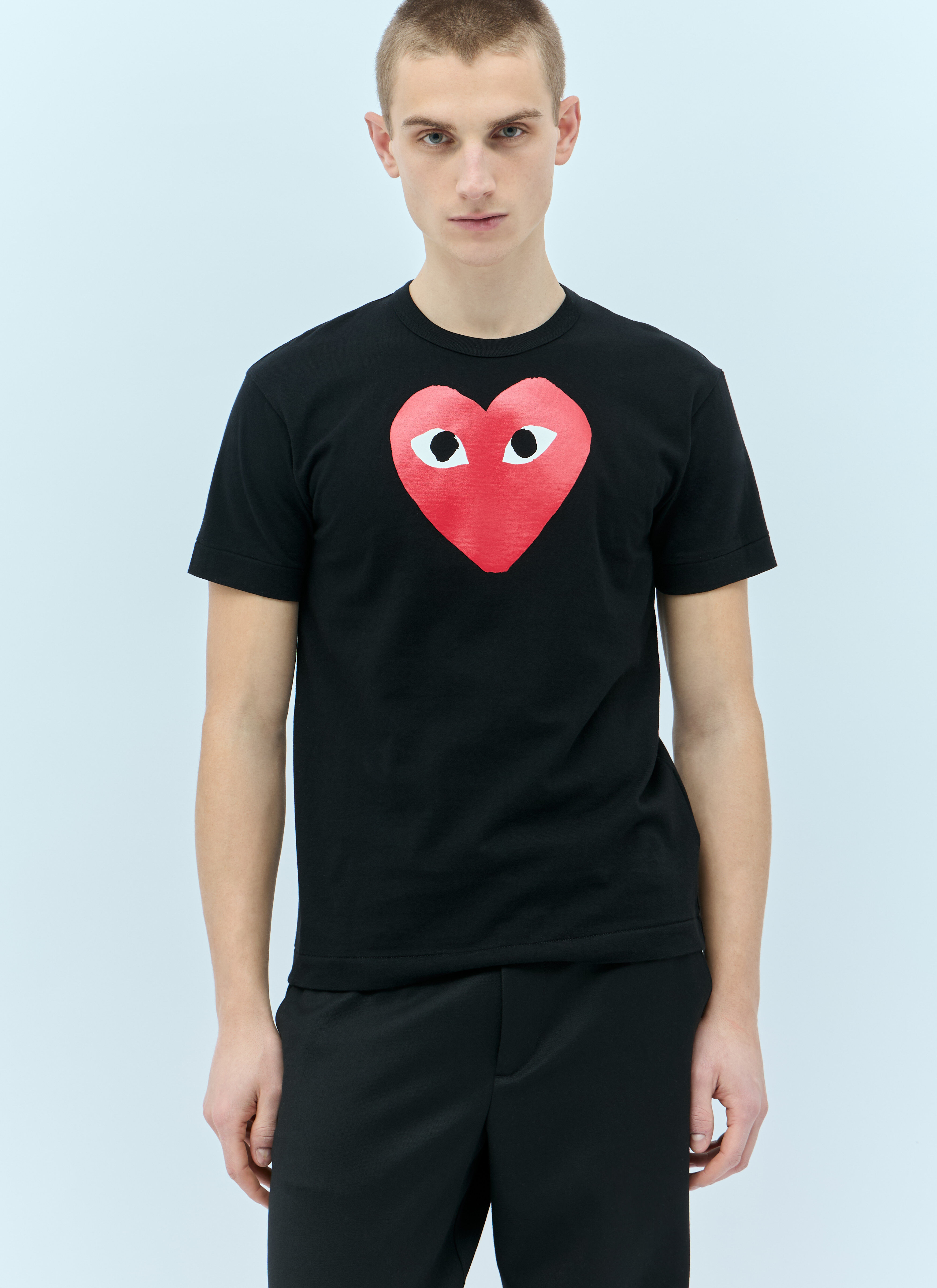 Comme Des Garçons PLAY 로고 프린트 티셔츠 블랙 cpl0356001