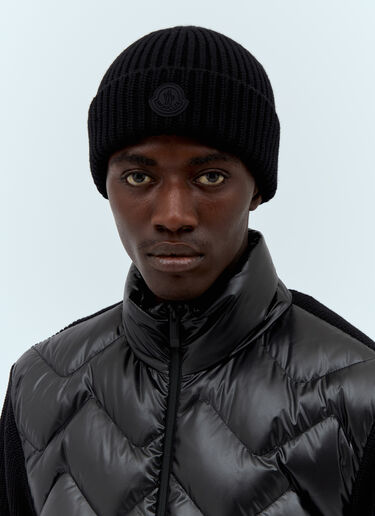 Moncler Logo Patch Beanie Hat Black mon0157054