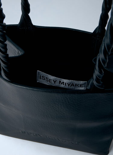 Issey Miyake Paper Handbag Black ism0265010