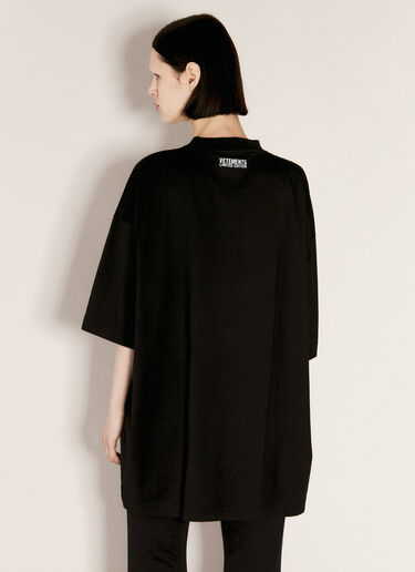 Embroidered Logo T-Shirt VETEMENTS Embroidered Logo T-Shirt Black vet0255017