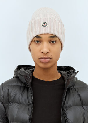 Moncler Logo Patch Beanie Hat Pink mon0259025