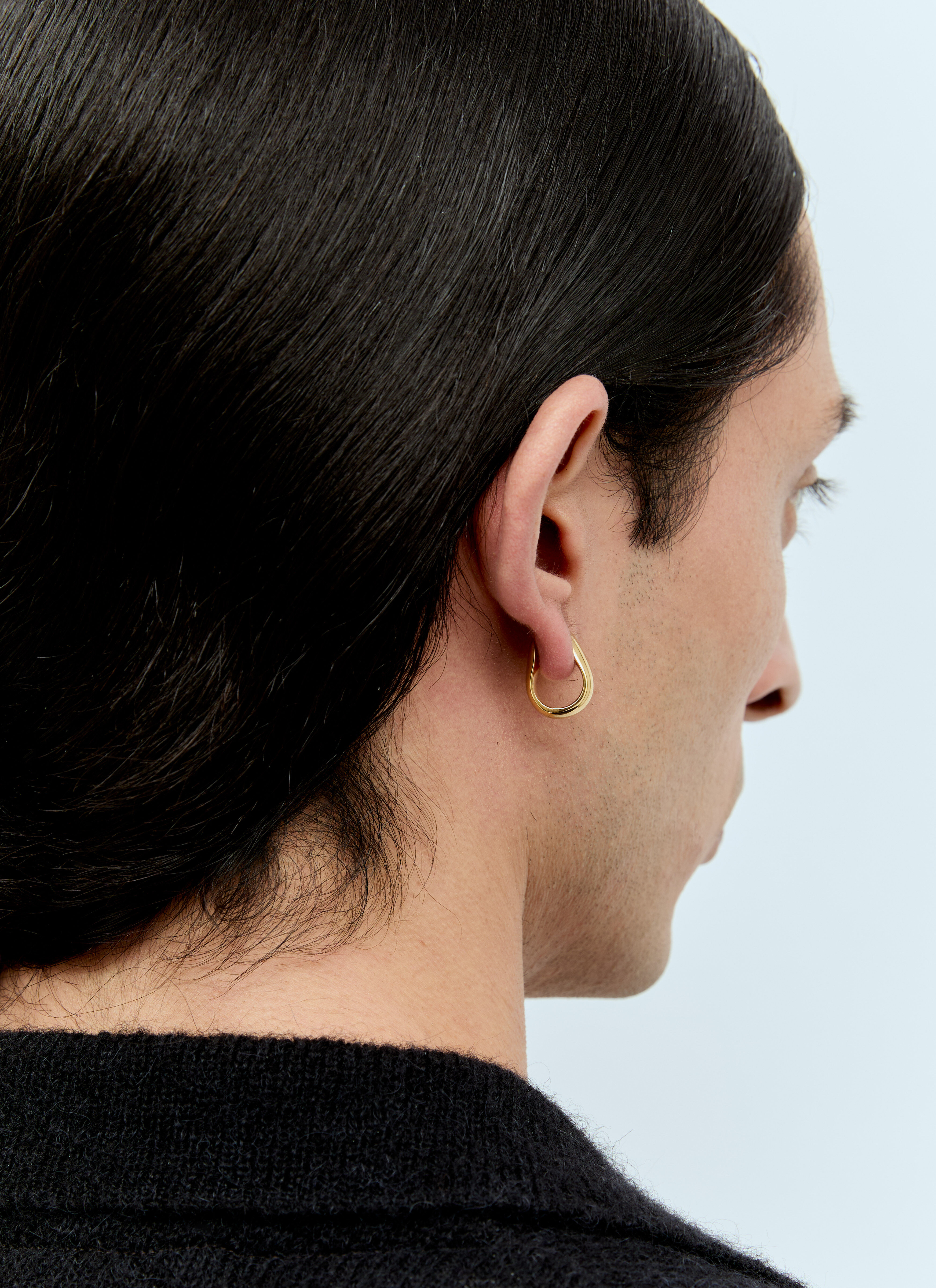 Tom Wood Men's' Small Oyster Hoop Earrings in Gold | LN-CC®