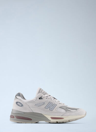 LN-CC® - New Balance: Made in UK 991V2 Sneakers - Light Grey New Balance Made in UK 991V2 Sneakers Light Grey new0165020