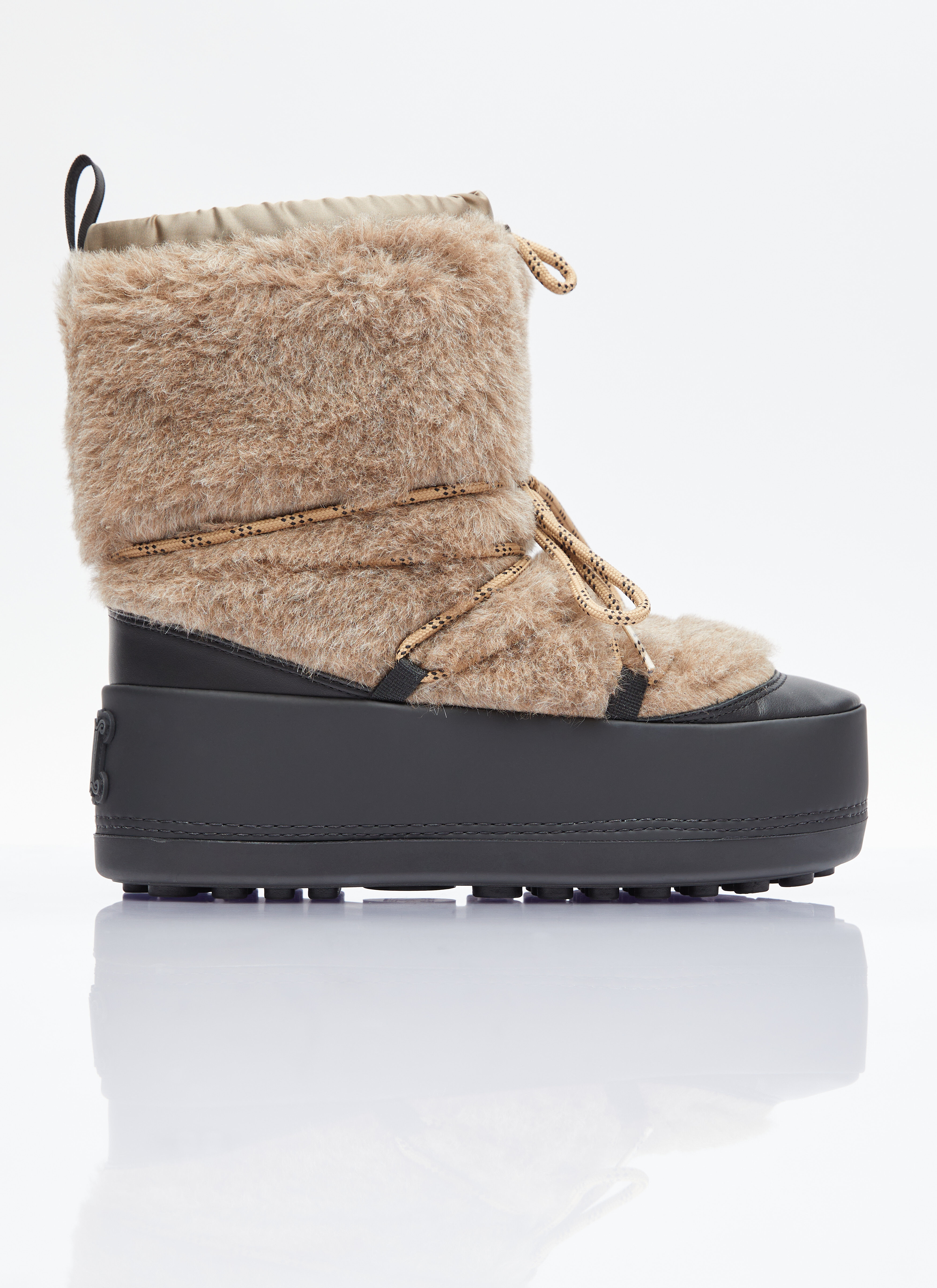 Max Mara Women s Teddy Ski Boots in Beige LN CC