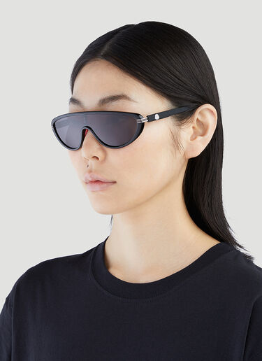 Vitesse Shield Sunglasses Moncler Vitesse Shield Sunglasses Black mon0351001