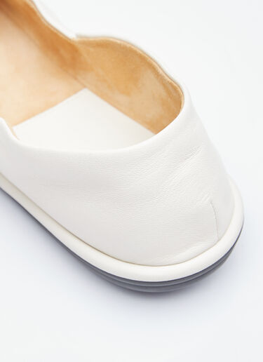 The Row Leather Canal Flats Beige row0253058