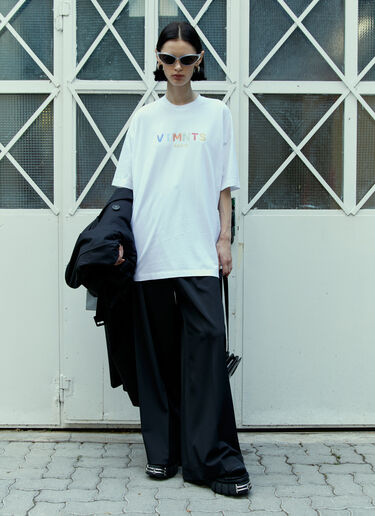 VTMNTS クリスタル エンベリッシュド ロゴTシャツ ホワイト vtm0354004