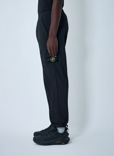 Stone Island Logo Patch Pants Black sto0162010