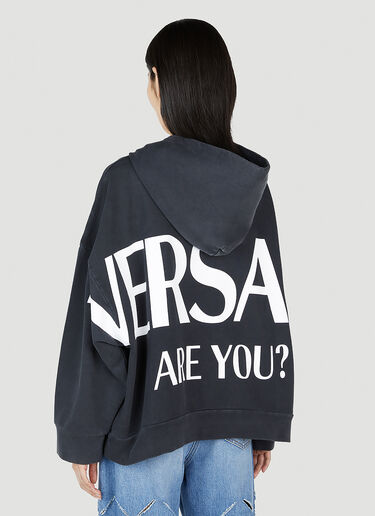 Versace 로고 프린트 후드 스웨트셔츠 블랙 vrs0252001