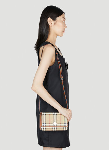Burberry Hampshire Shoulder Bag Beige bur0253060