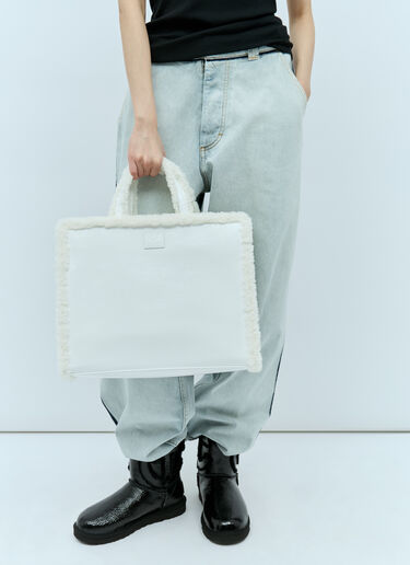 UGG x Telfar 미디엄 주름진 토트백 화이트 ugt0254008