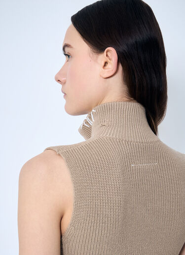 MM6 Maison Margiela Distressed Zip-Up Knit Vest Beige mmm0259004