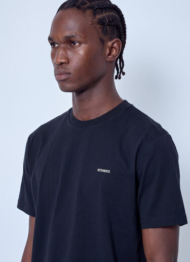 LN-CC® - VETEMENTS: Classic Logo Regular T-Shirt - Black VETEMENTS Classic Logo Regular T-Shirt Black vet0166004
