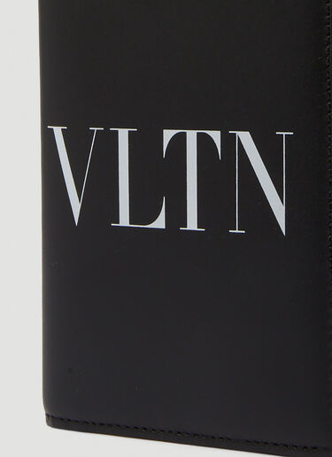 Valentino Logo Print Passport Cover Black val0149046