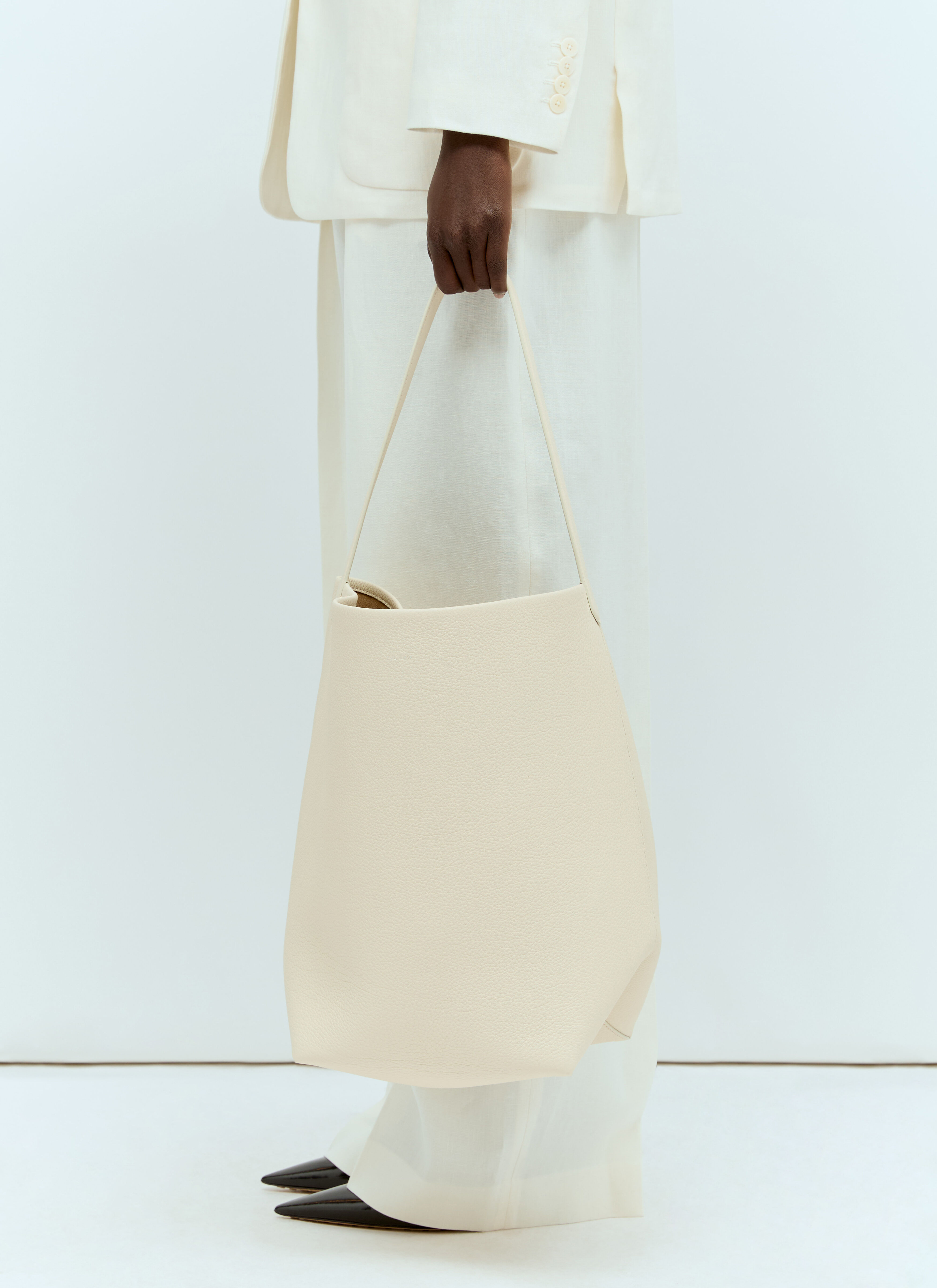 Small N/S Park Tote Bag ホワイト in Leather – The Row