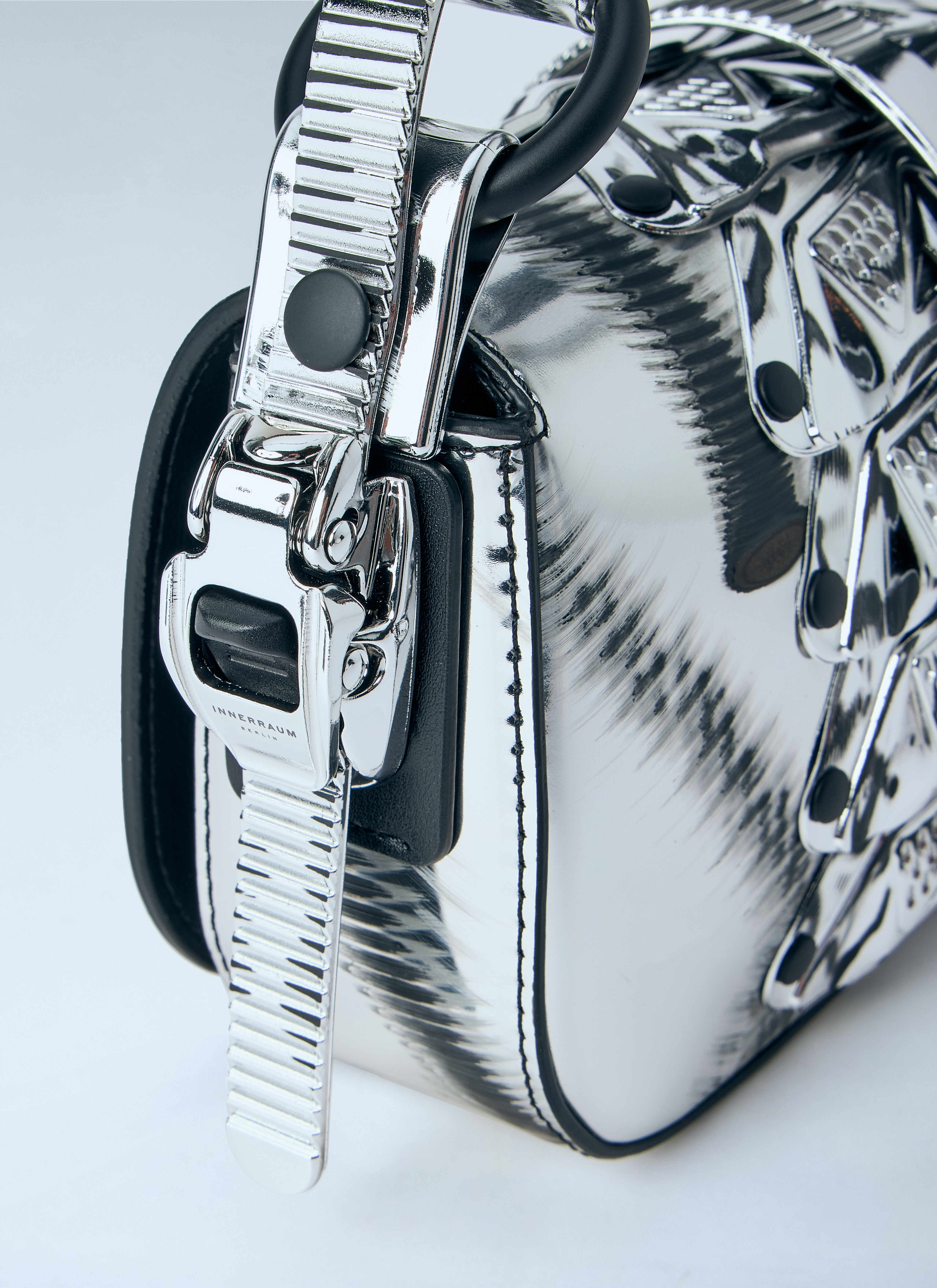 Innerraum Men's' Object C02 Handbag in Silver | LN-CC®