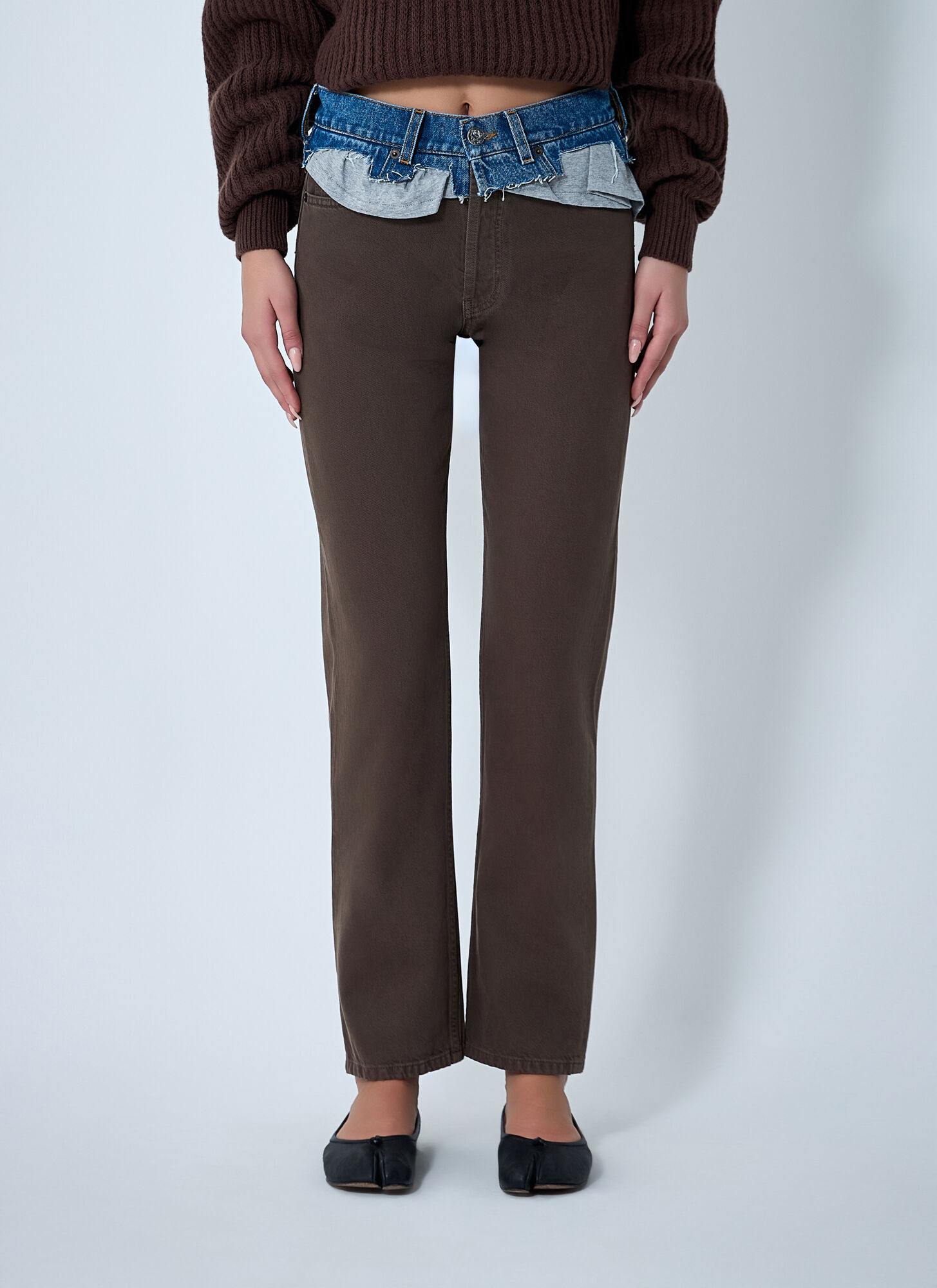 August Barron Contrast Waistband Jeans In Brown