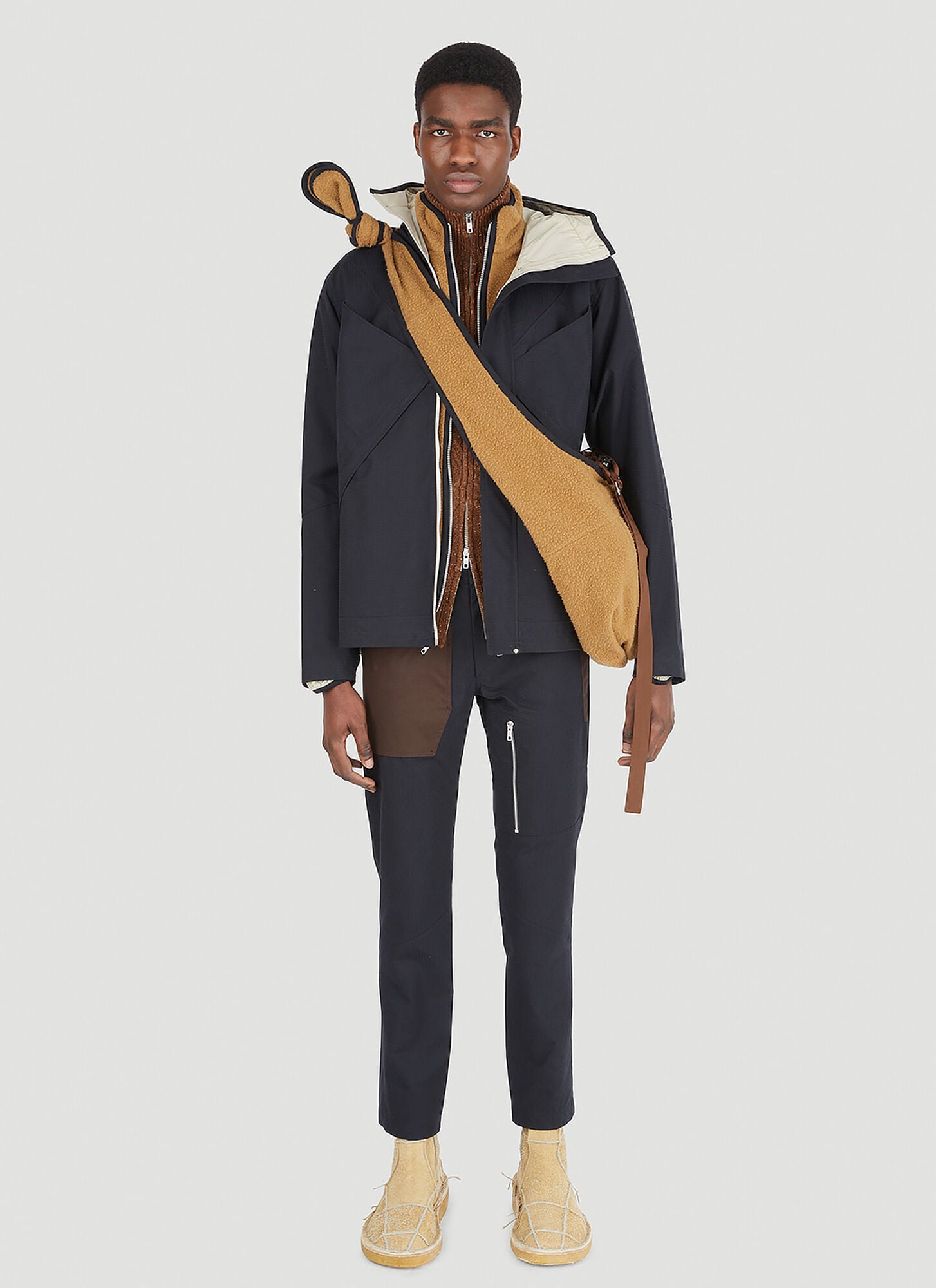  Arnar Már Jónsson Arnar Már Jónsson Full Zip Cardigan - Mann Strick Brown M 