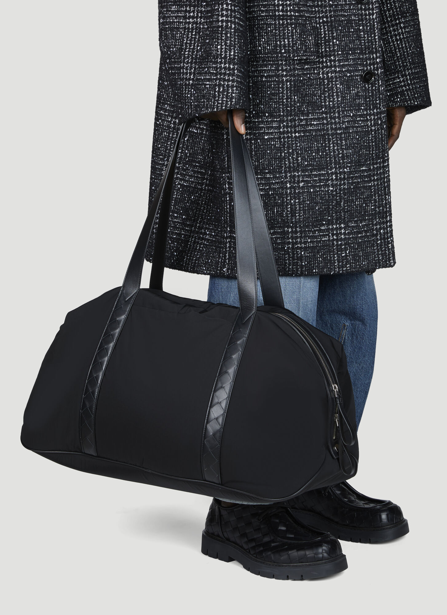 BOTTEGA VENETA Bottega Veneta Leather Trims Duffle Bag - Man Weekend Bags Black One Size　ボッテガ ヴェネタ レザー トリム ダッフル バッグ - メンズ ウィークエンド バッグ ブ