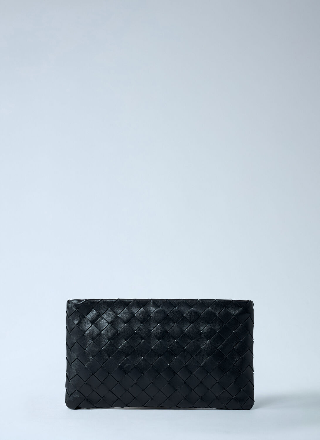 Bottega Veneta Small Intrecciato Flat Pouch In Black