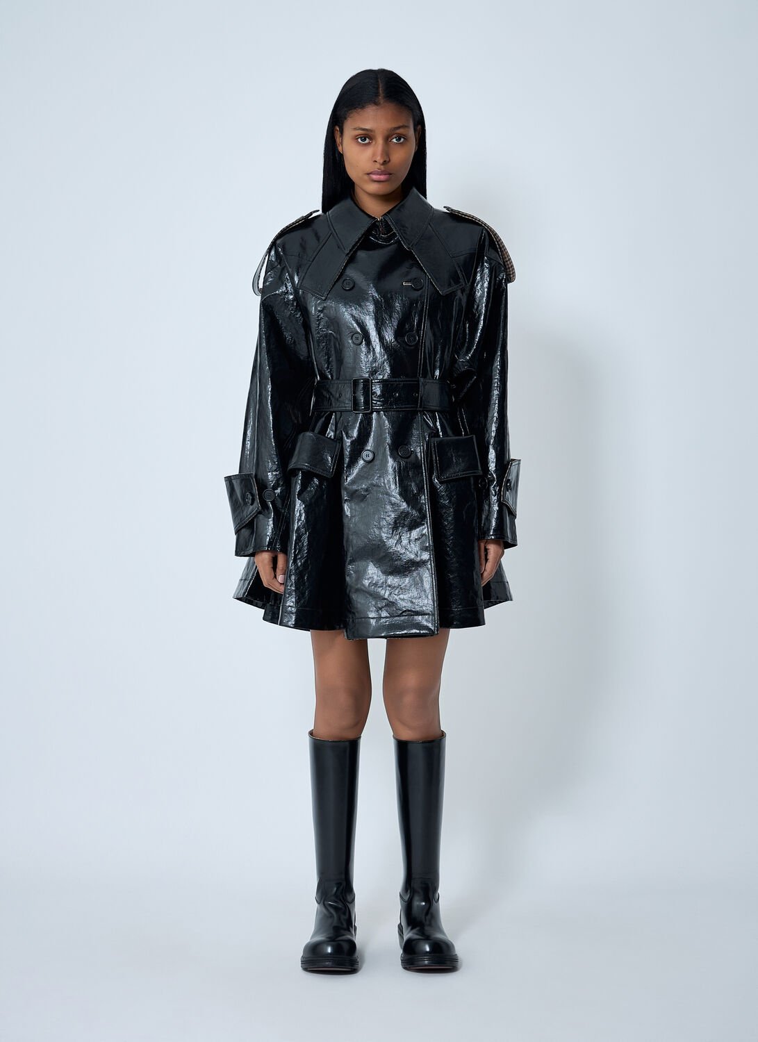 Chloé Patent Leather Trench Coat In Black