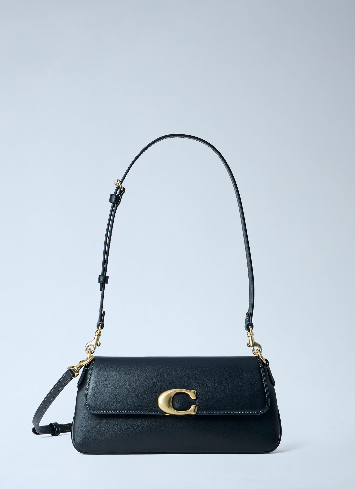 Coach Jet Shoulder Bag - Woman Shoulder Bags Black One Size　Coach ジェット ショルダー バッグ - 女性用 ショルダー バッグ ブラック フリー サイズ Coach