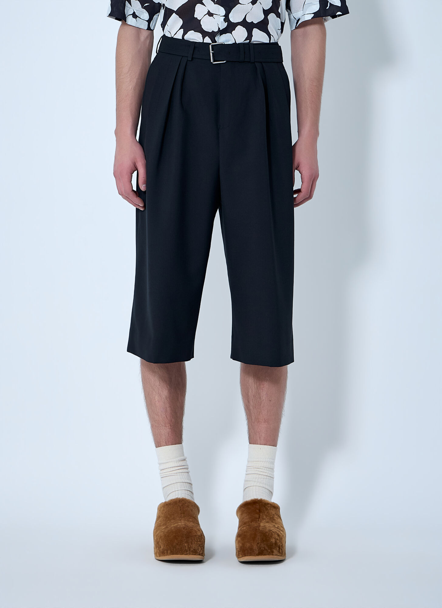 Dries Van Noten Dries Van Noten Pleated Wool Knee-length Trousers - Man Pants Black Eu - 46　Dries Van Noten プリーツ ウール 膝丈パンツ - マン パンツ ブラック