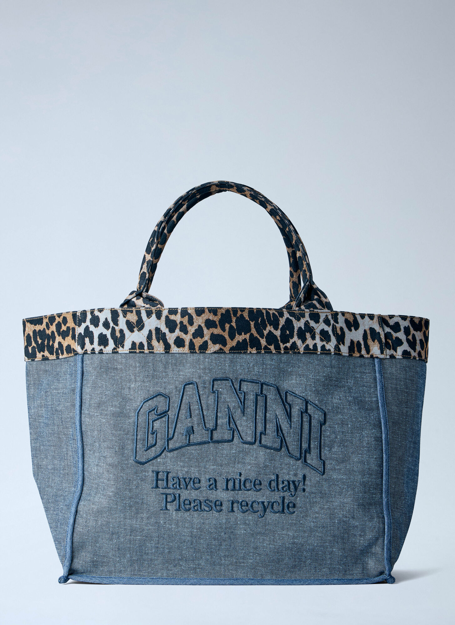 GANNI Medium Trapeze Reversible Shopper Bag - Woman Tote Bags Blue One Size　GANNI ミディアム トラペーズ リバーシブル ショッパー バッグ - 女性用トートバッグ ブルー フリーサイズ GANNI
