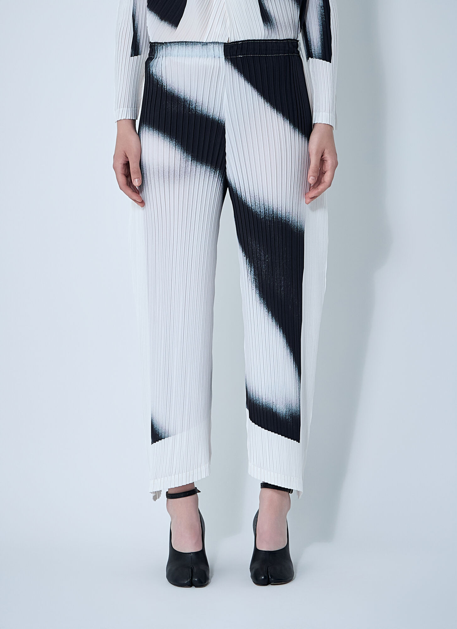 Issey Miyake Women Shadow Study Pants In White