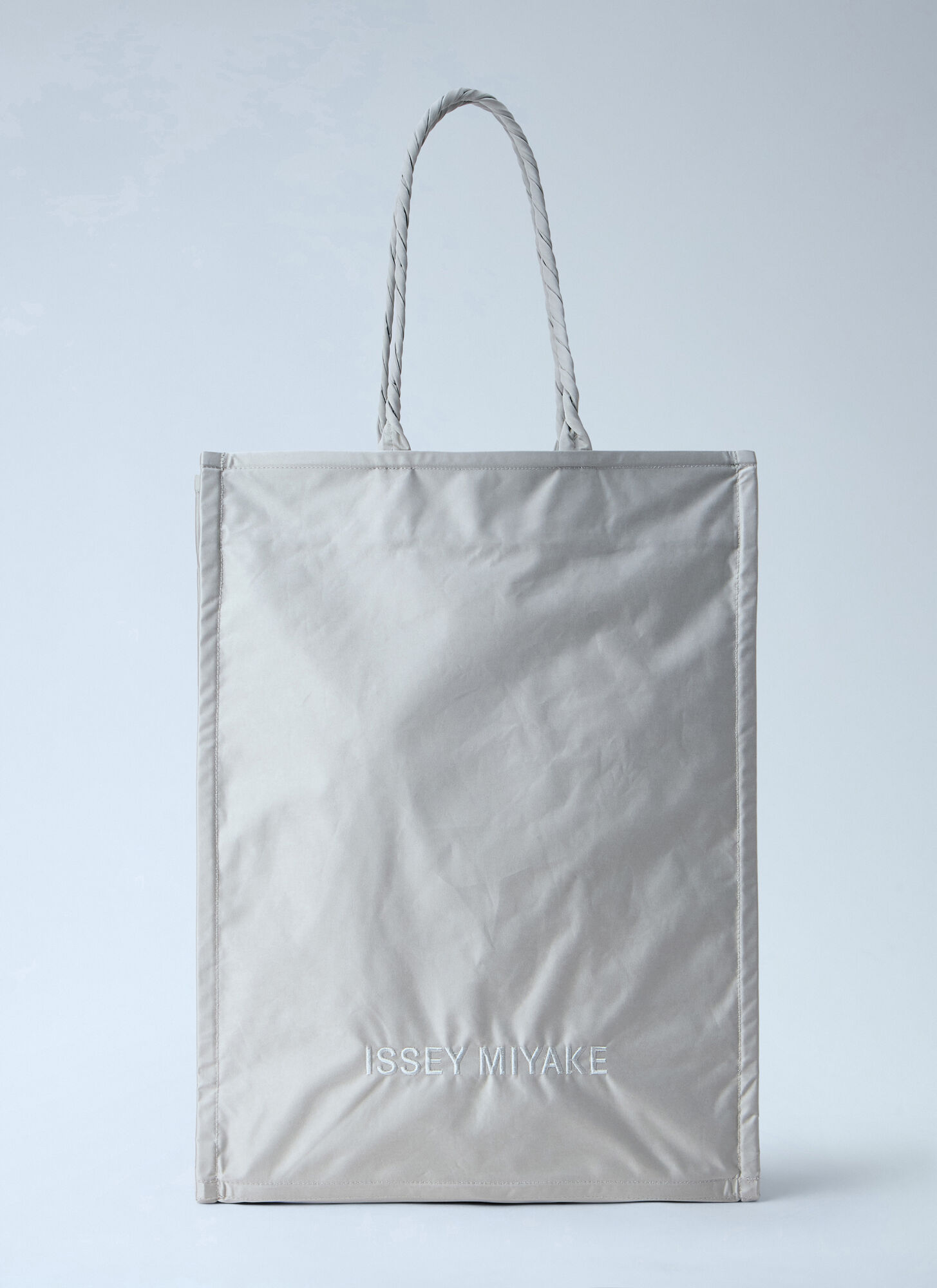 Issey Miyake Crumplable Tote Bag - Woman Tote Bags Light Grey One Size　イッセイミヤケ クランブルトートバッグ - 女性用トートバッグ ライトグレー フリーサイズ Issey