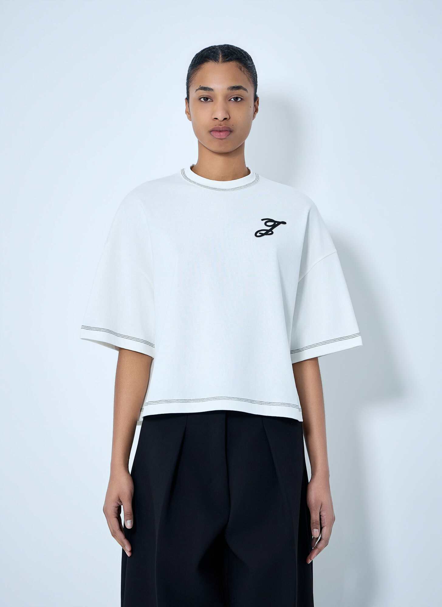 JACQUEMUS Jacquemus Logo Embroidered Boxy T-shirt - Woman T-shirts White M　Jacquemus ロゴ刺繍ボクシー T シャツ - 女性 T シャツ ホワイト M