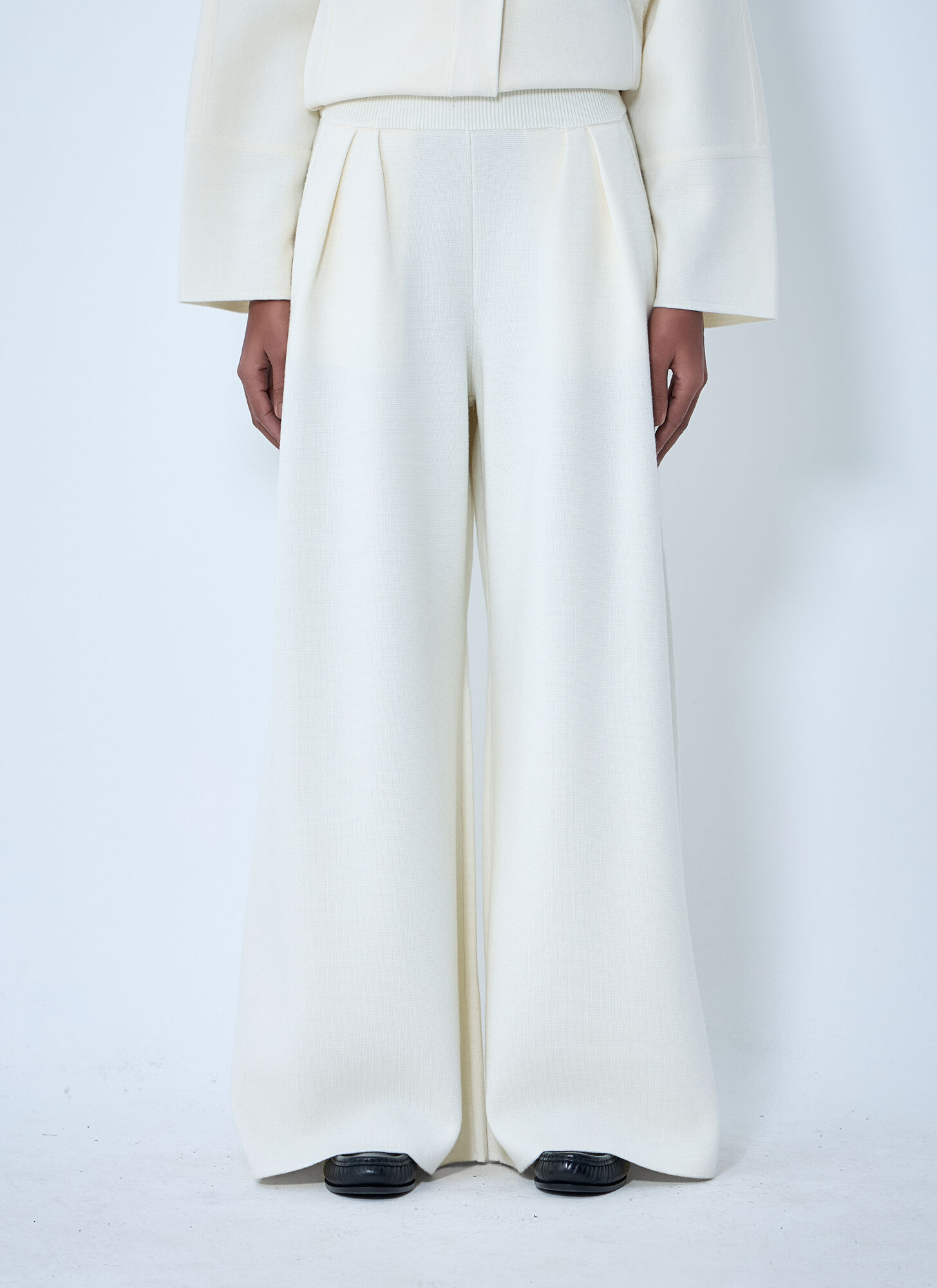 Max Mara Women's White Ribbed Knit Pants - Woman Pants L
