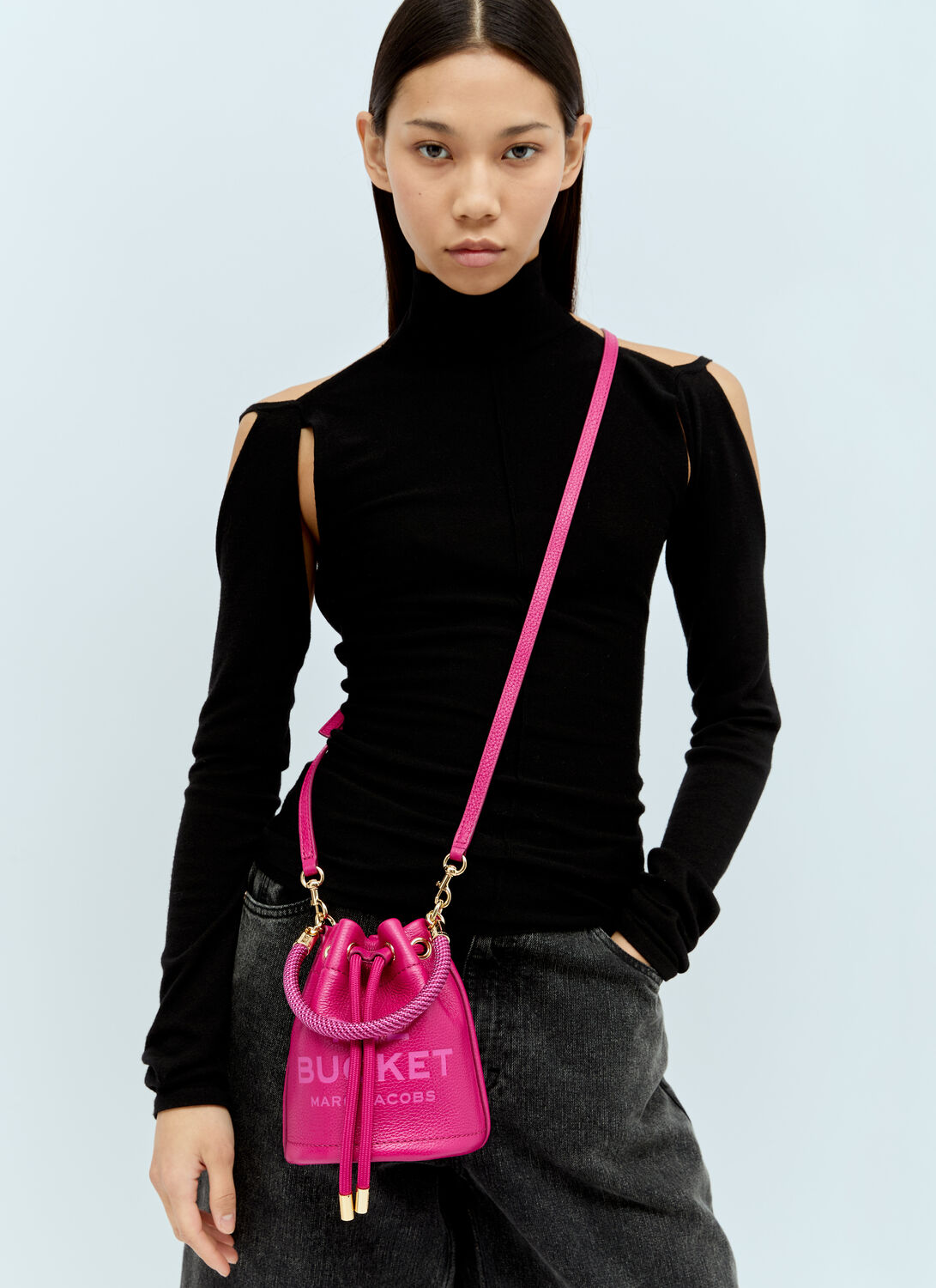 Marc Jacobs The Leather Mini Bucket Bag In Pink