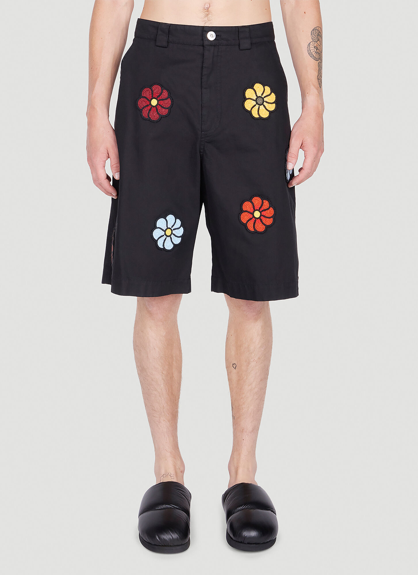 1 Moncler Jw Anderson Unisex Black Floral Bermuda Shorts - Shorts It - 40