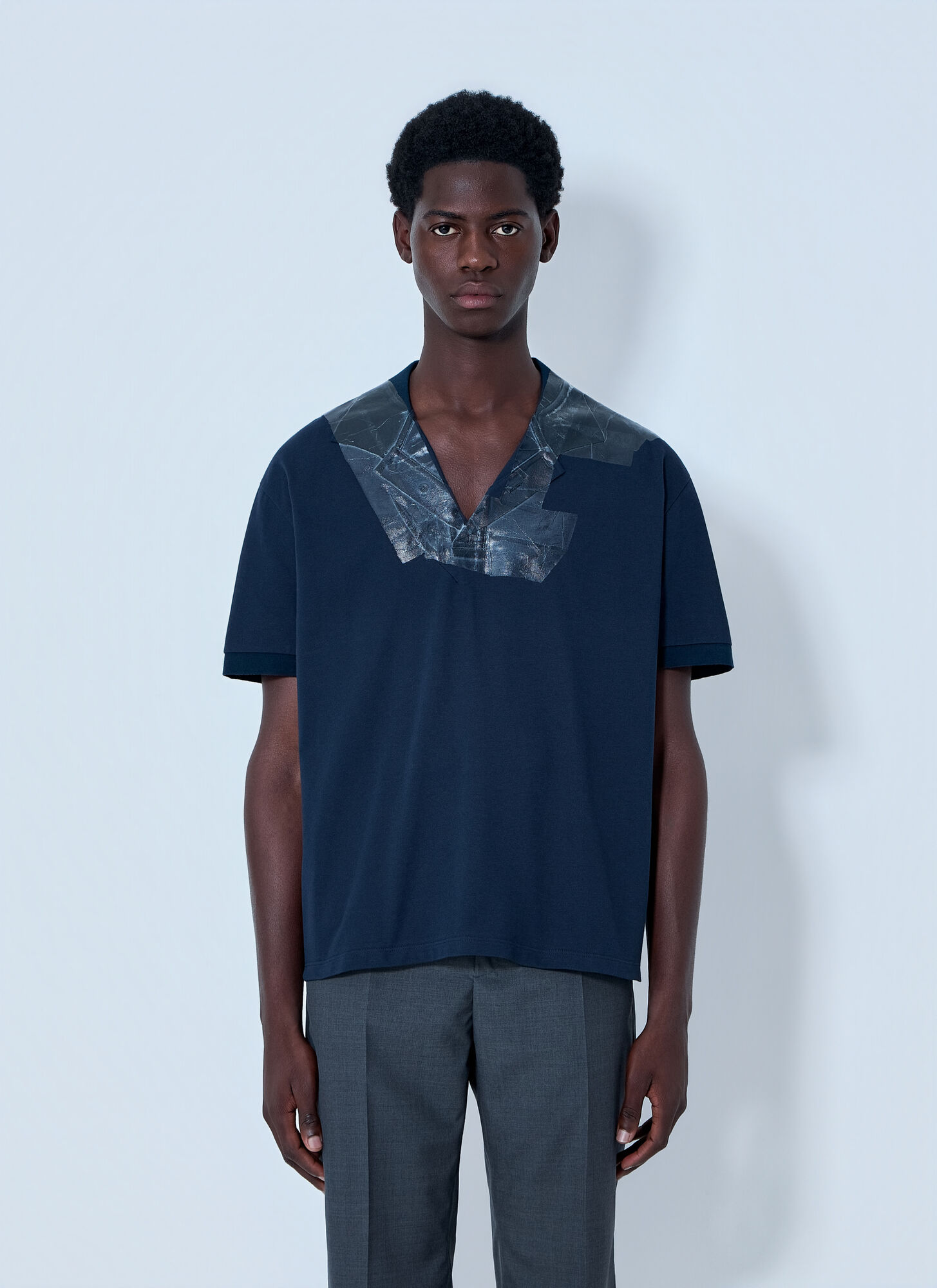 Maison Margiela V-neck Panel T-shirt - Man Polo Shirts Blue M　メゾン マルジェラ V ネック パネル T シャツ - メンズ ポロシャツ ブルー M Maison
