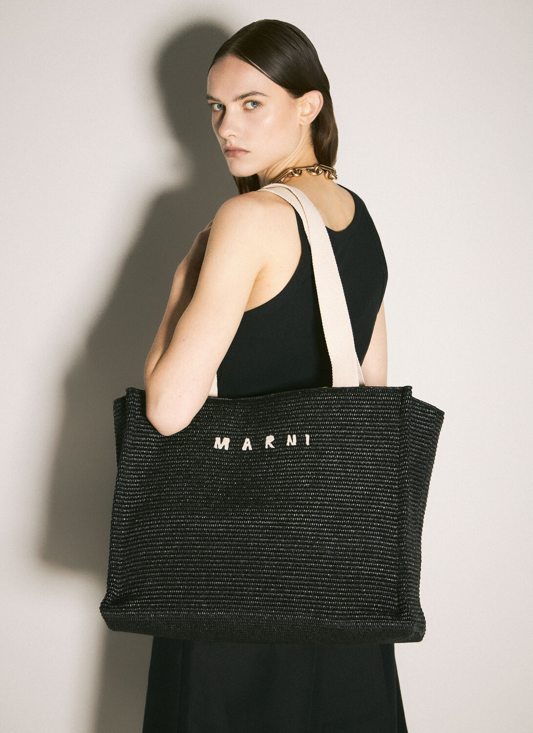 Marni Large Raffia Effect Tote Bag In Black