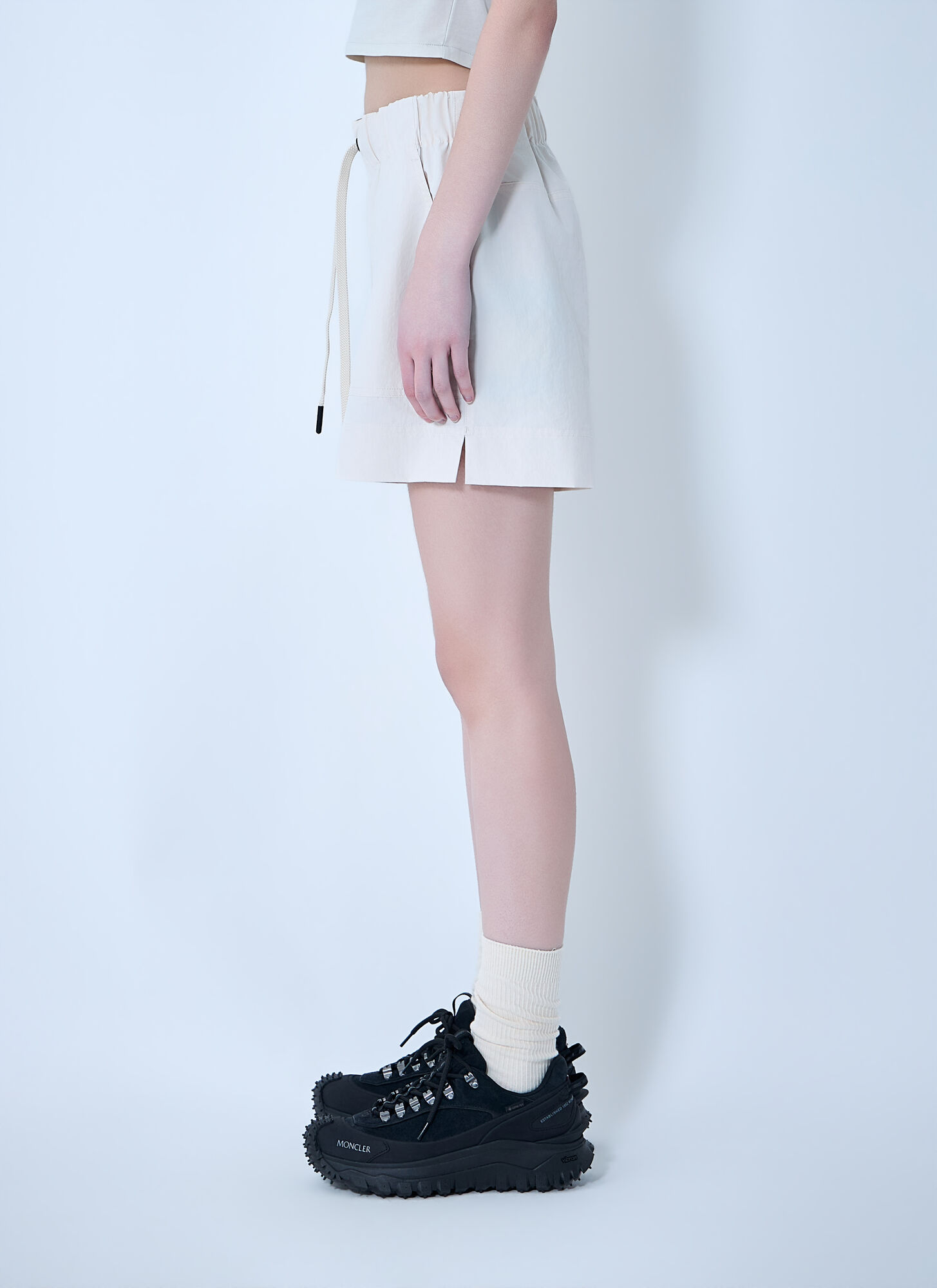  Moncler Grenoble Moncler Grenoble Drawstring Shorts - Frau Shorts White S 