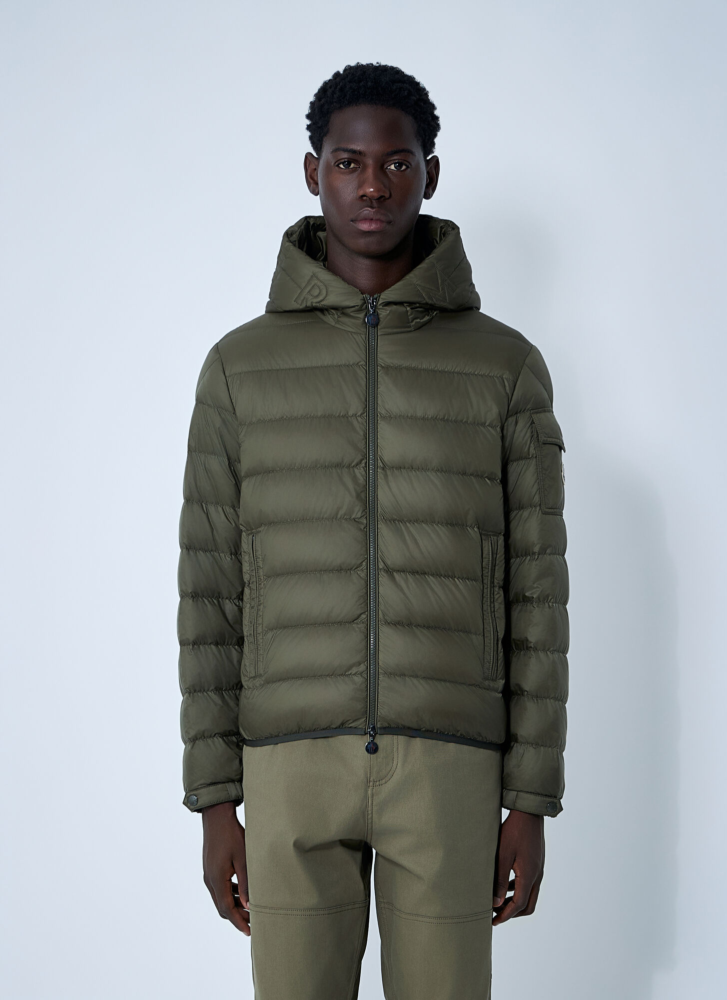 Moncler Insulated Lightweight Waistcoat With Silhouette In Green