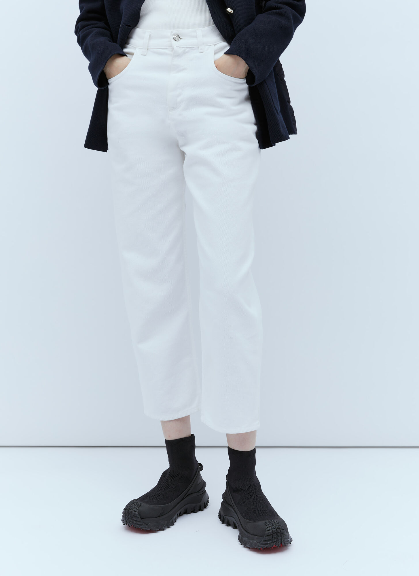 MONCLER Moncler Cropped Jeans - Woman Jeans White It - 40　モンクレール クロップド ジーンズ - 女性ジーンズ ホワイト It - 40