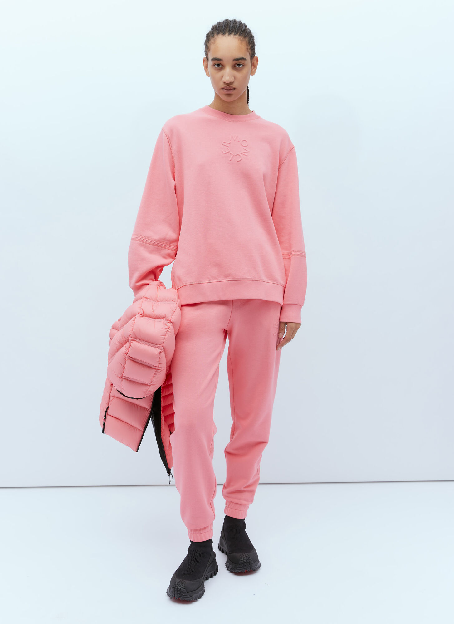 Moncler Moncler Embossed Logo Track Pants - Frau Track Pants Pink Xs 