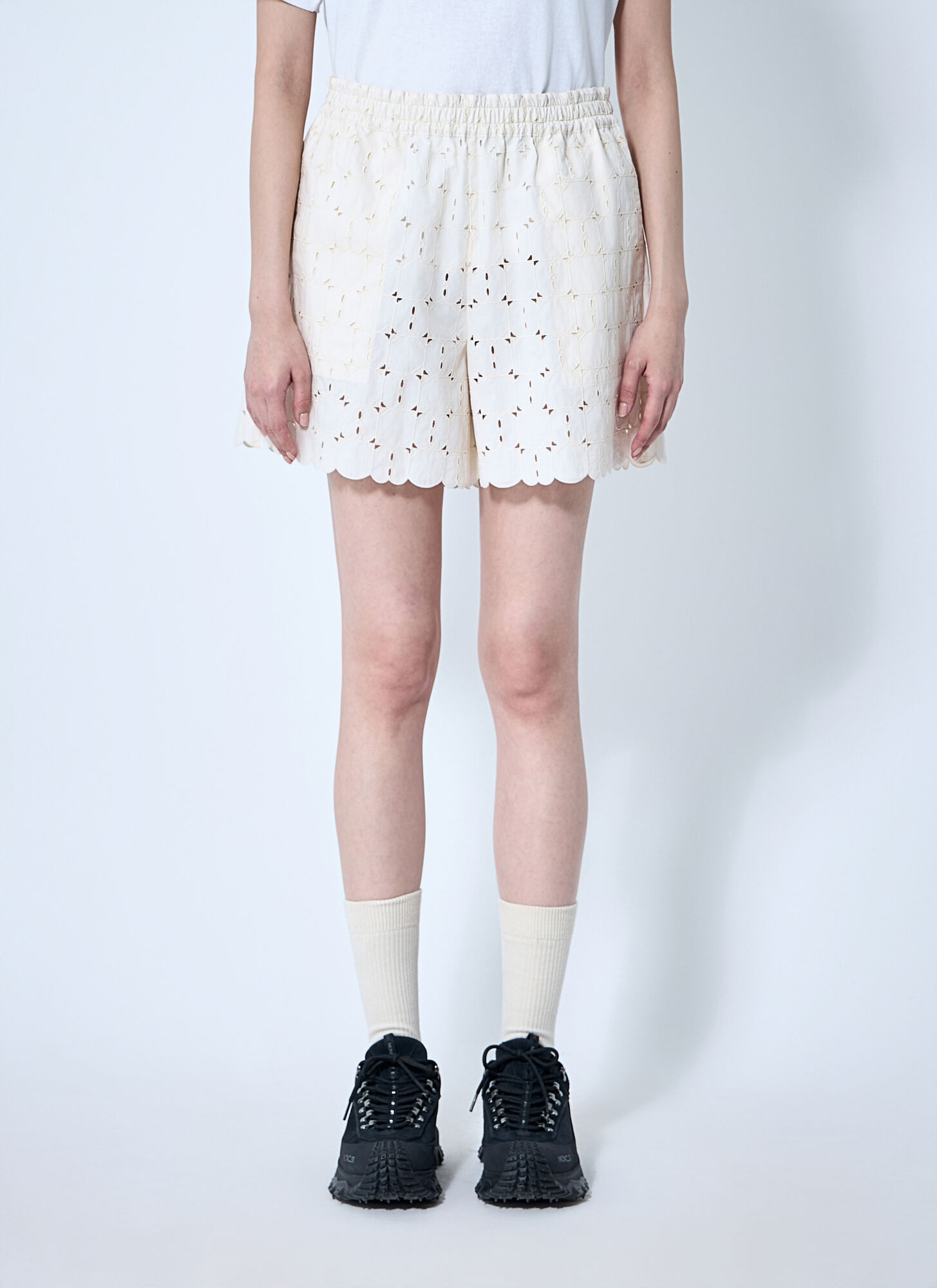 Moncler Women's Beige Logo Patch Shorts - Woman Shorts It - 40